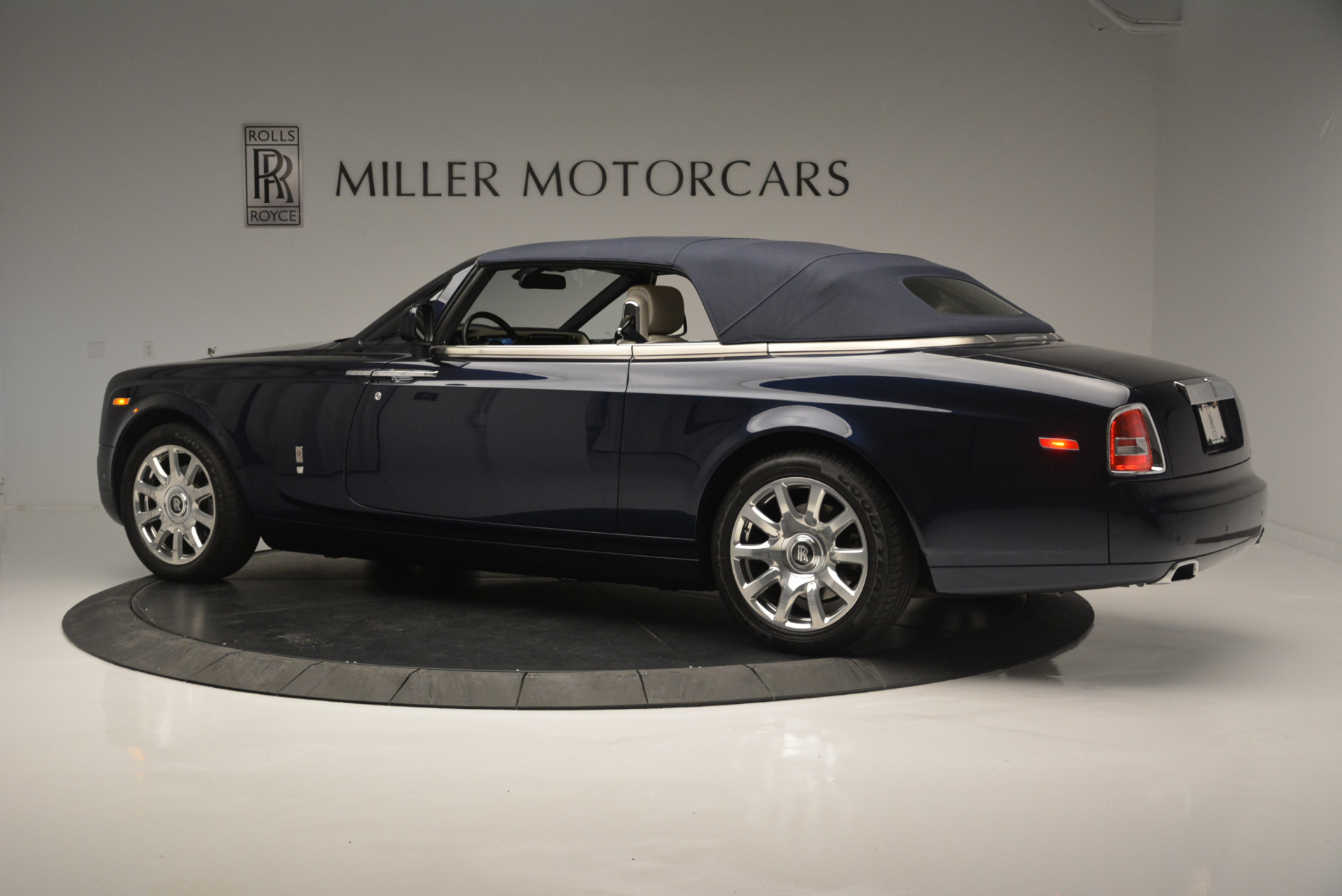 Pre Owned 20 Rolls Royce Phantom Drophead Coupe For Sale ...