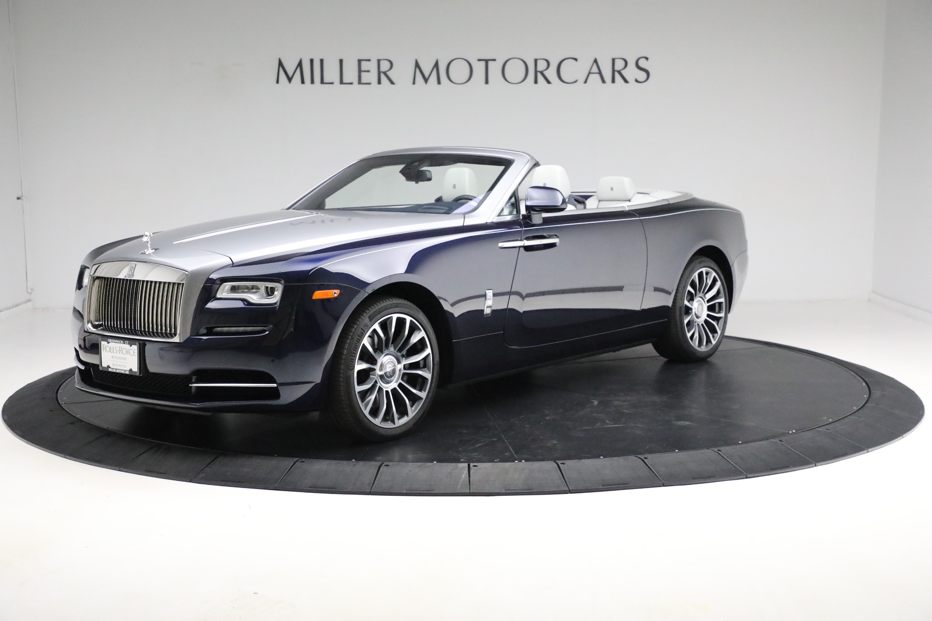 Used 2019 Rolls-Royce Dawn for sale $254,900 at Rolls-Royce Motor Cars Greenwich in Greenwich CT 06830 1