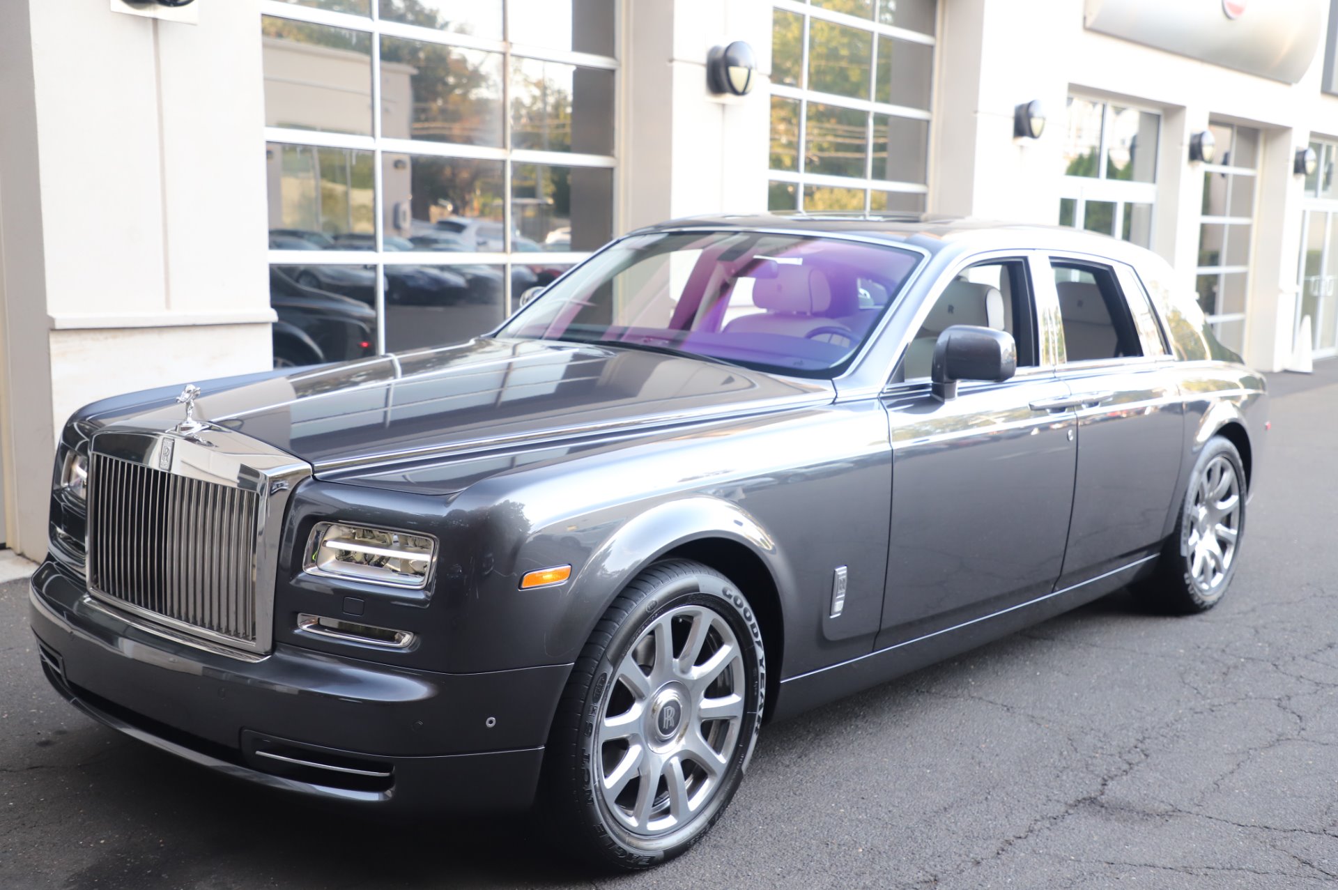 Pre Owned 2014 Rolls Royce Phantom For Sale Special Pricing Rolls Royce Motor Cars Greenwich