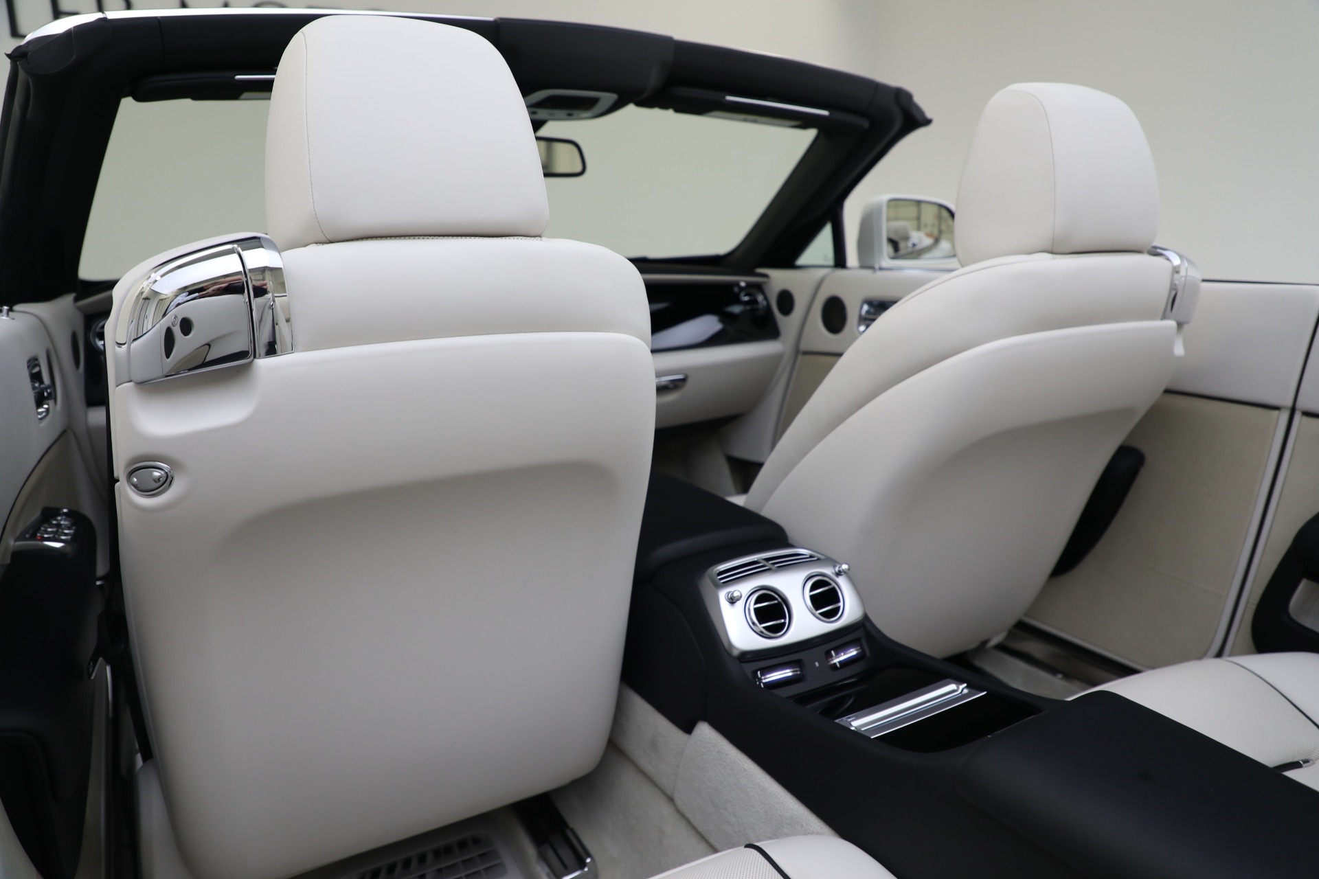 2016 RollsRoyce Dawn Convertible Latest Prices Reviews Specs Photos  and Incentives  Autoblog