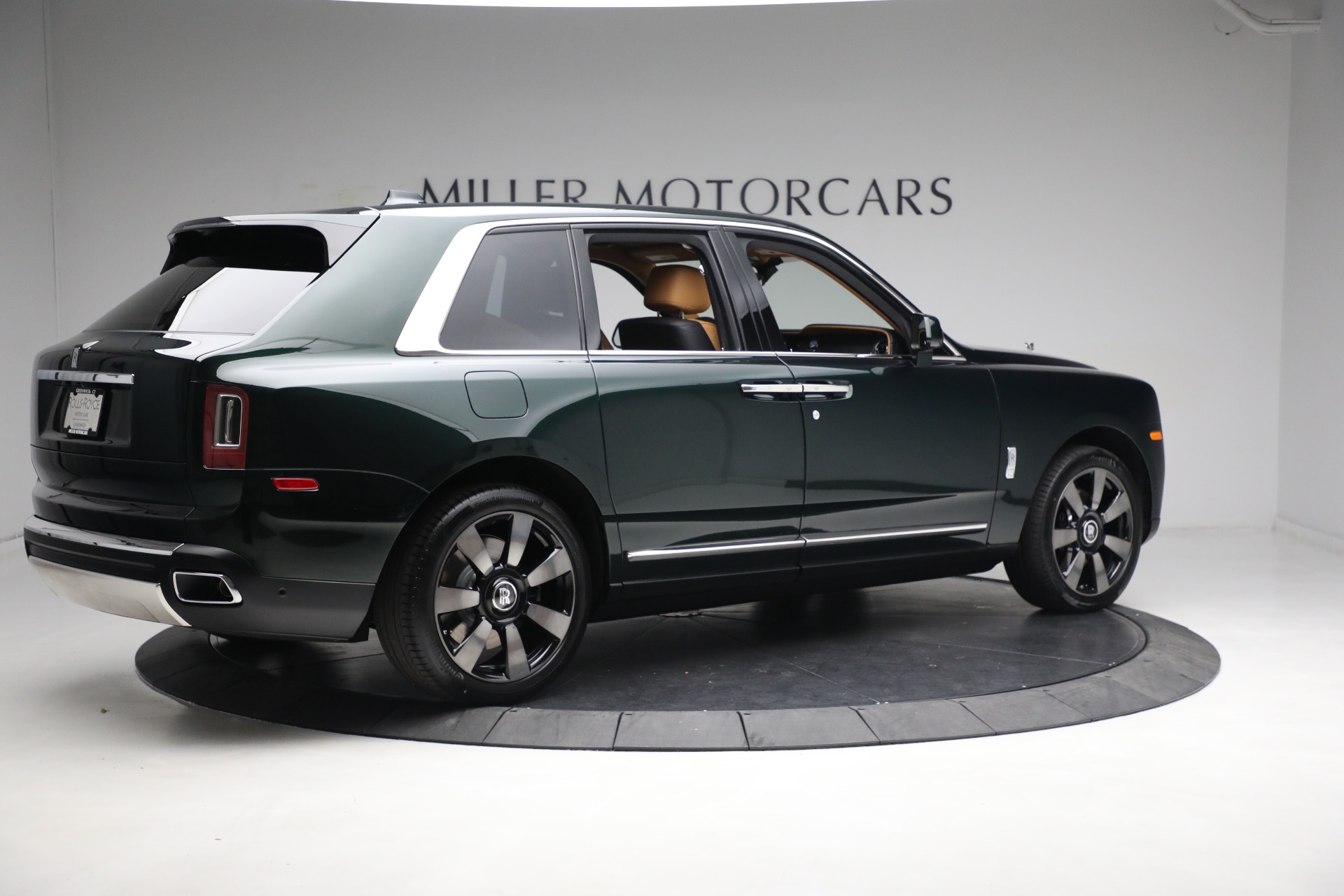 2024 Grey Rolls-Royce Cullinan Black Badge - Luxury SUV in Detail 