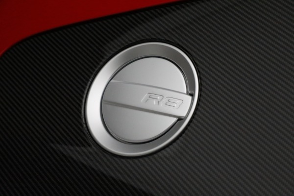 Used 2015 Audi R8 5.2 quattro for sale Sold at Rolls-Royce Motor Cars Greenwich in Greenwich CT 06830 23
