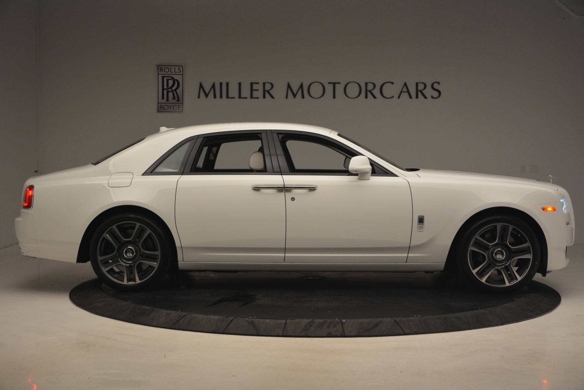 Pre-Owned 2017 Rolls-Royce Ghost For Sale (Special Pricing) | Rolls ...